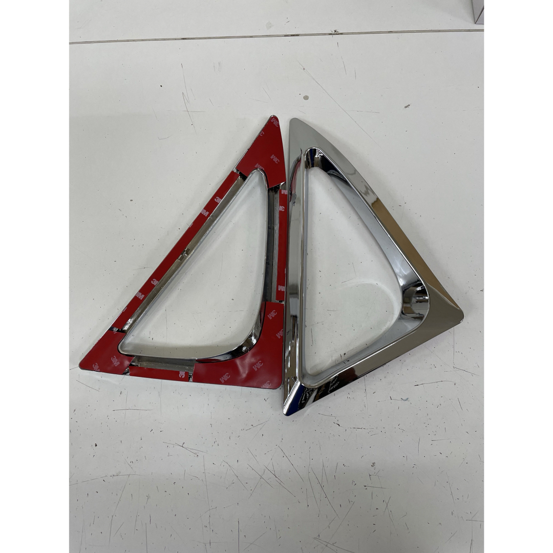 プリウス50系　フォグランプカバー　フォグランプガーニッシュ左右セット 自動車/バイクの自動車(車外アクセサリ)の商品写真