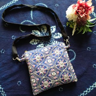 インド布刺繍シリーズ　ショルダーバッグ　2way仕様 ハンドメイド　ネイビー刺繍(バッグ)