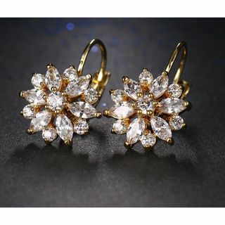 キラキラ★AAAジルコニアダイヤモンド 花柄ピアス 両耳 ☆ゴールド