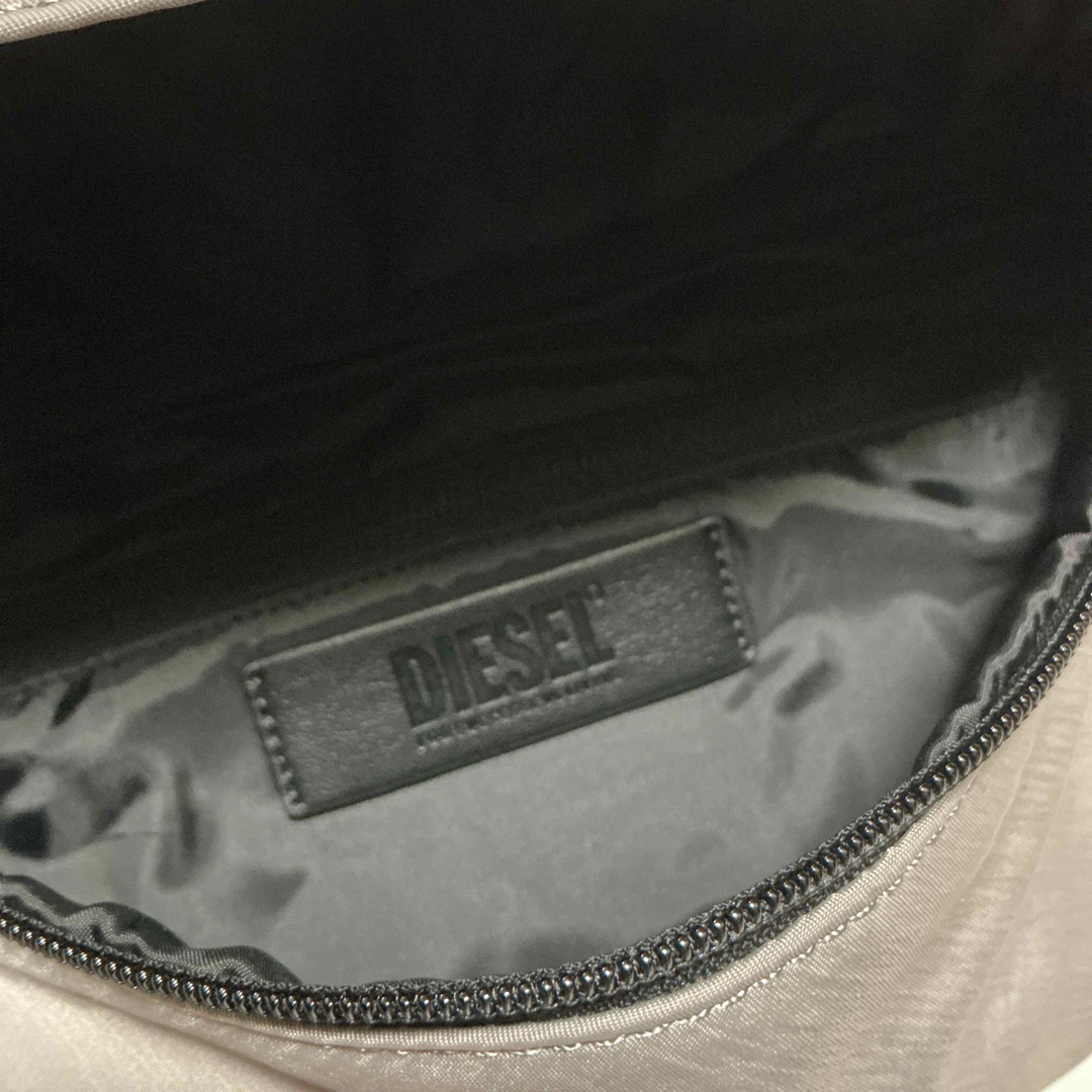 DIESEL(ディーゼル)の洗練されたデザイン　DIESEL　Rave Beltbag X X09372 メンズのバッグ(ボディーバッグ)の商品写真