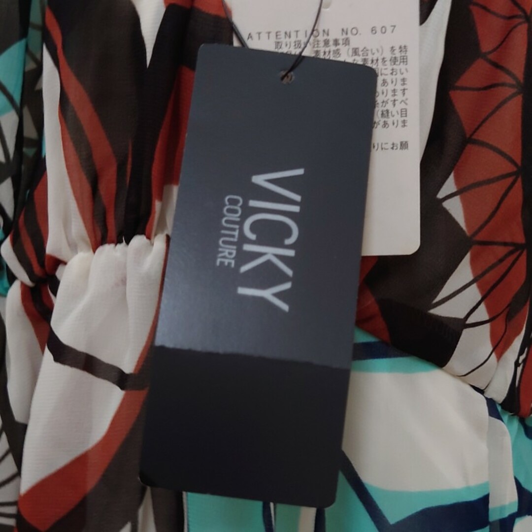 VICKY(ビッキー)の新品タグ付き！ビッキー シフォンキャミソール 幾何学チュニック VICKY レディースのトップス(キャミソール)の商品写真