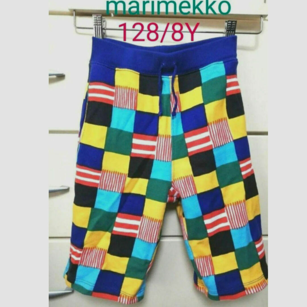 marimekko(マリメッコ)の値下げ中！ マリメッコ カラフル パッチワーク柄 ハーフパンツ 120 〜130 キッズ/ベビー/マタニティのキッズ服男の子用(90cm~)(パンツ/スパッツ)の商品写真