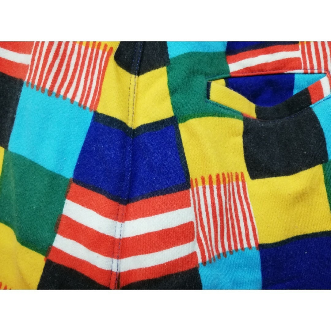marimekko(マリメッコ)の値下げ中！ マリメッコ カラフル パッチワーク柄 ハーフパンツ 120 〜130 キッズ/ベビー/マタニティのキッズ服男の子用(90cm~)(パンツ/スパッツ)の商品写真