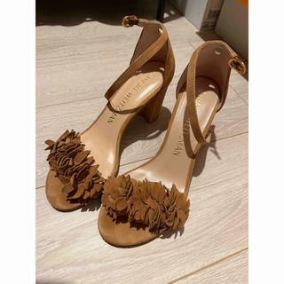 Stuart Weitzmanサンダル(サンダル)