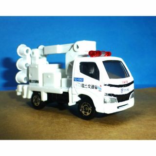 ★【トミカ】No.45 トヨタ ダイナ 国土交通省照明車