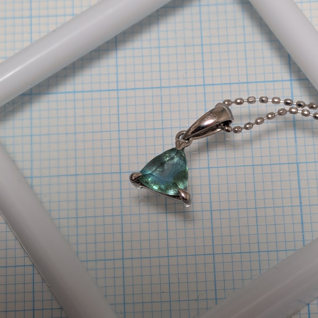 パライバトルマリン　ペンダント　0.52ct レディースのアクセサリー(ネックレス)の商品写真