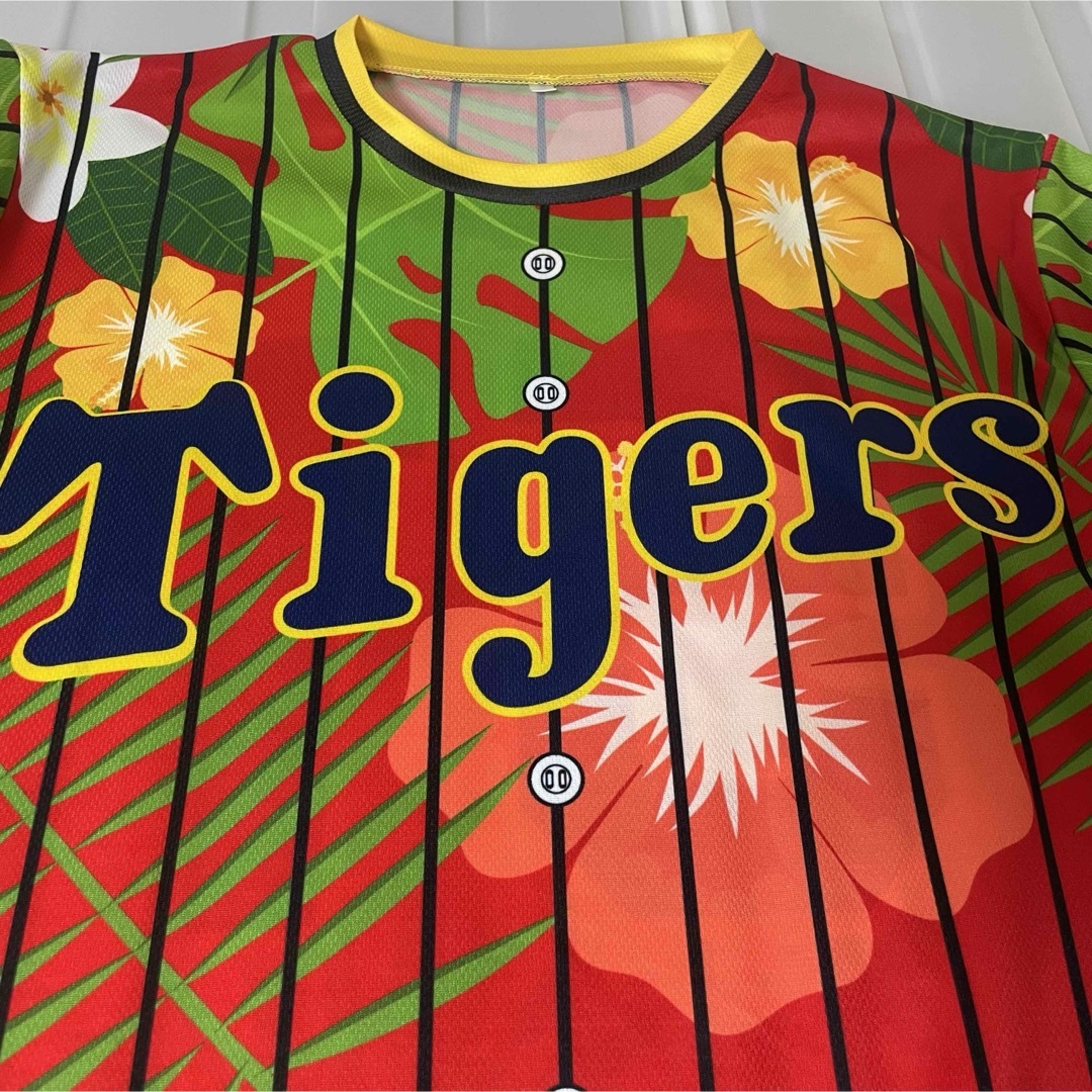 阪神タイガース(ハンシンタイガース)の【超希少・入手困難】阪神タイガース　シークレットTシャツ　51  中野拓夢　F スポーツ/アウトドアの野球(応援グッズ)の商品写真