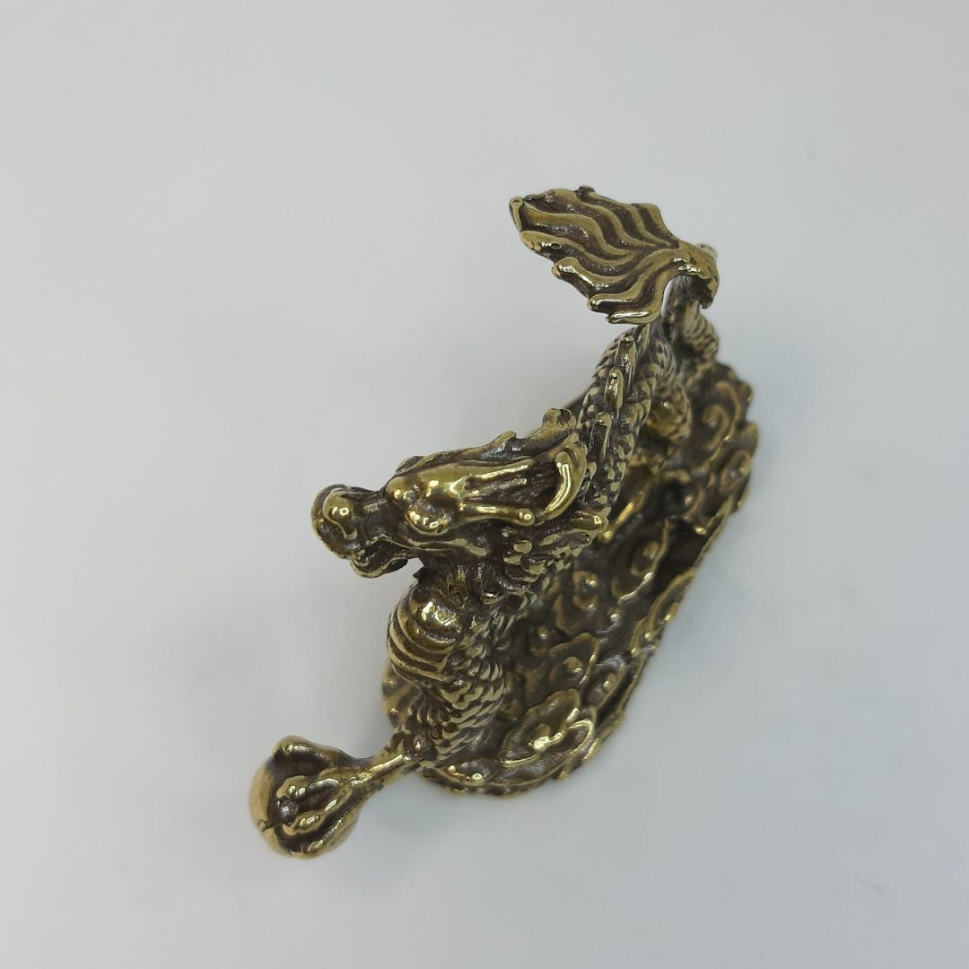 宝珠を掴む龍　置物　真鍮　ドラゴン　縁起　風水　金運　成功　繁栄 エンタメ/ホビーの美術品/アンティーク(金属工芸)の商品写真