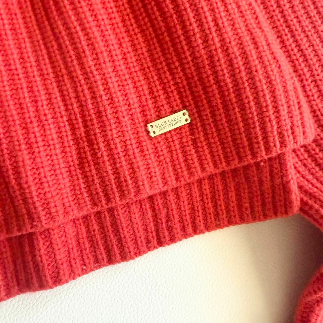 BLUE LABEL CRESTBRIDGE(ブルーレーベルクレストブリッジ)の【ブルーレーベルクレストブリッジ】カシミヤ混 ニット 38 赤系 ロゴプレート レディースのトップス(ニット/セーター)の商品写真