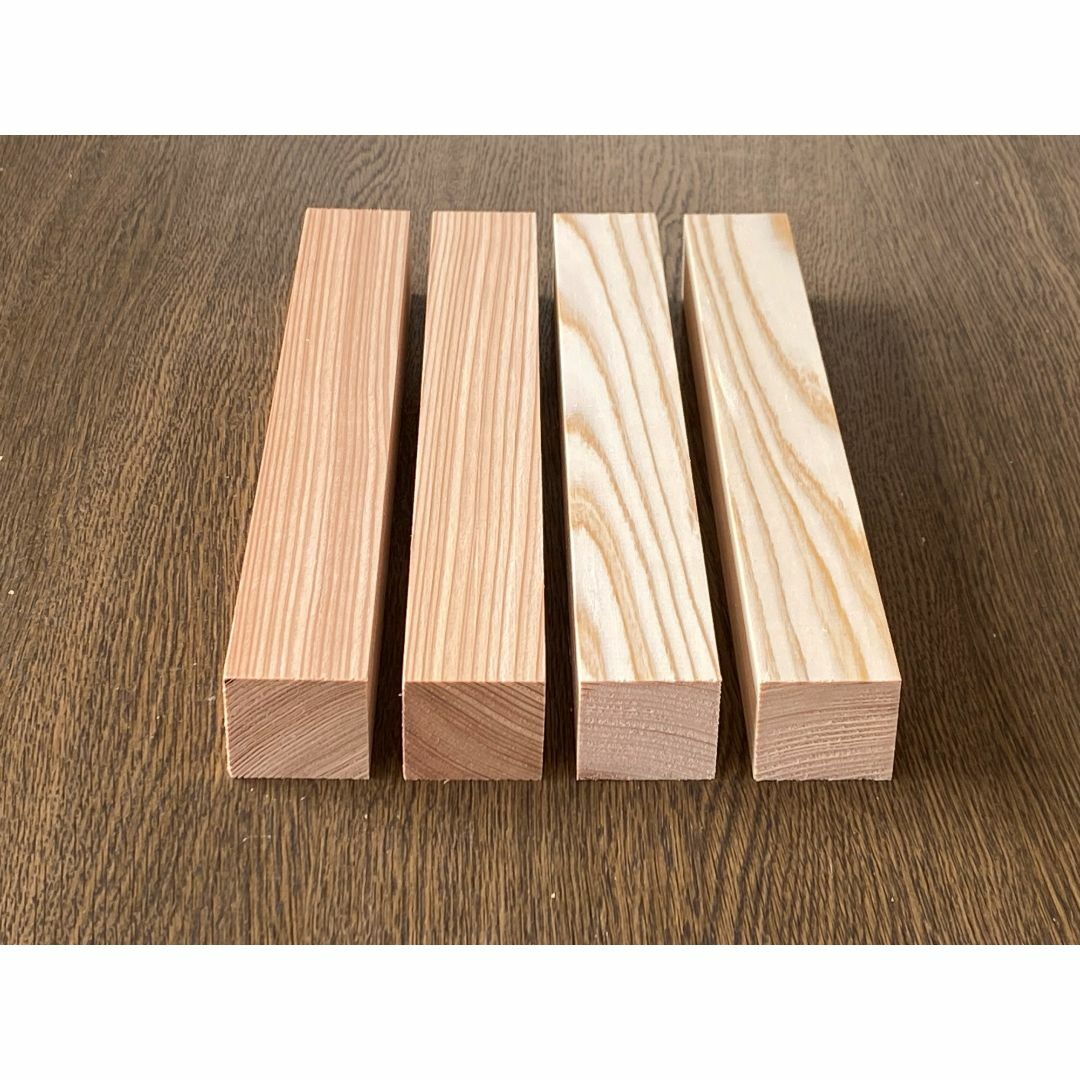 【送料込  新品】　杉 角材 300×40×36㎜ 4本 プレーナー 無垢 木材 ハンドメイドのハンドメイド その他(その他)の商品写真