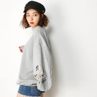 スライ(SLY)の☆お値下げ！SLY EMBROIDERY FLORAL SW TOPS☆新品！！(トレーナー/スウェット)