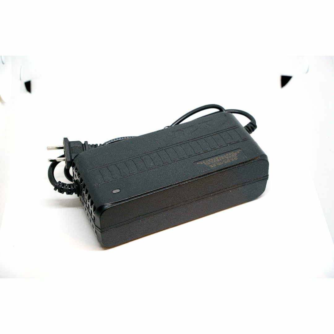 DCコネクタ 54.6V 48V 3A 急速充電 電動自転車 ひねちゃ モペット その他のその他(その他)の商品写真