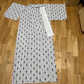 浴衣 レトロ 綿 着物 木綿 絣 ゆかた 伝統工芸白地に、桑の葉柄。綿100％(浴衣)