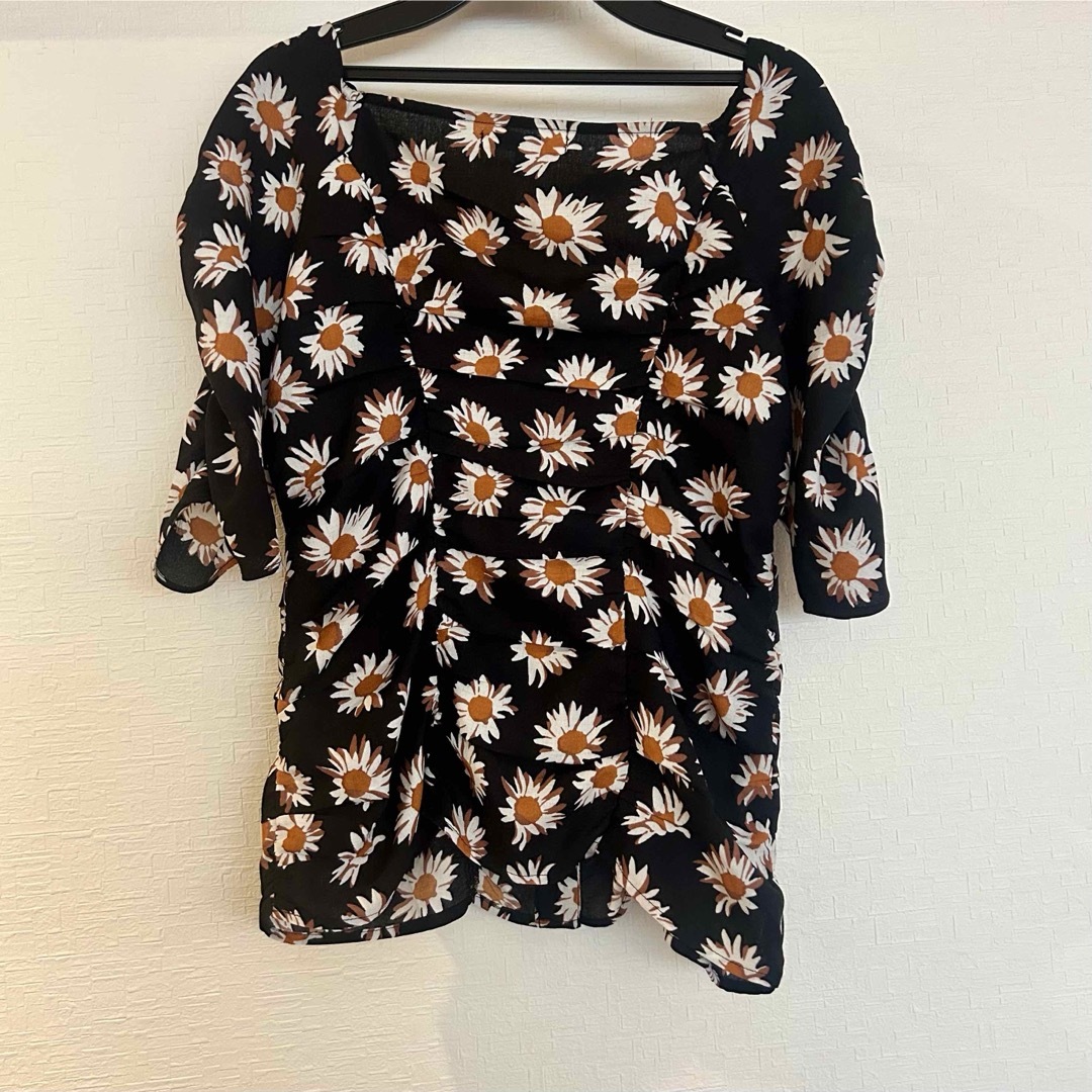 moussy(マウジー)のマウジー★マーガレットギャザーシャツ レディースのトップス(シャツ/ブラウス(半袖/袖なし))の商品写真
