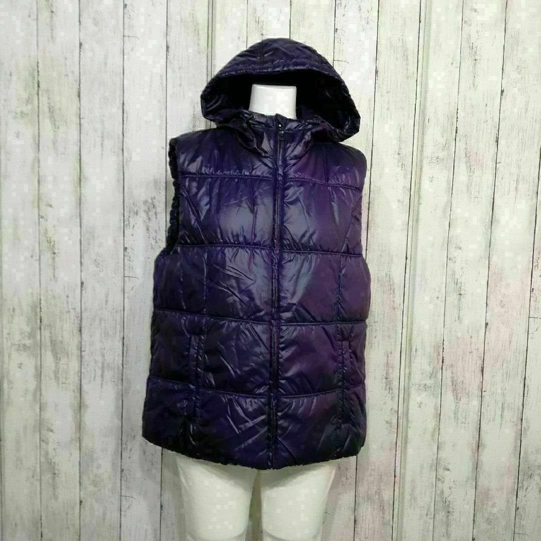 UNIQLO(ユニクロ)のUNIQLO ユニクロ レディース ダウンベスト パーカー パープル XL 03 レディースのジャケット/アウター(ダウンベスト)の商品写真