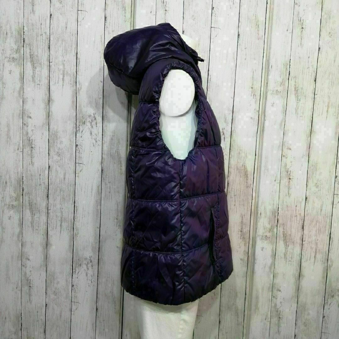 UNIQLO(ユニクロ)のUNIQLO ユニクロ レディース ダウンベスト パーカー パープル XL 03 レディースのジャケット/アウター(ダウンベスト)の商品写真
