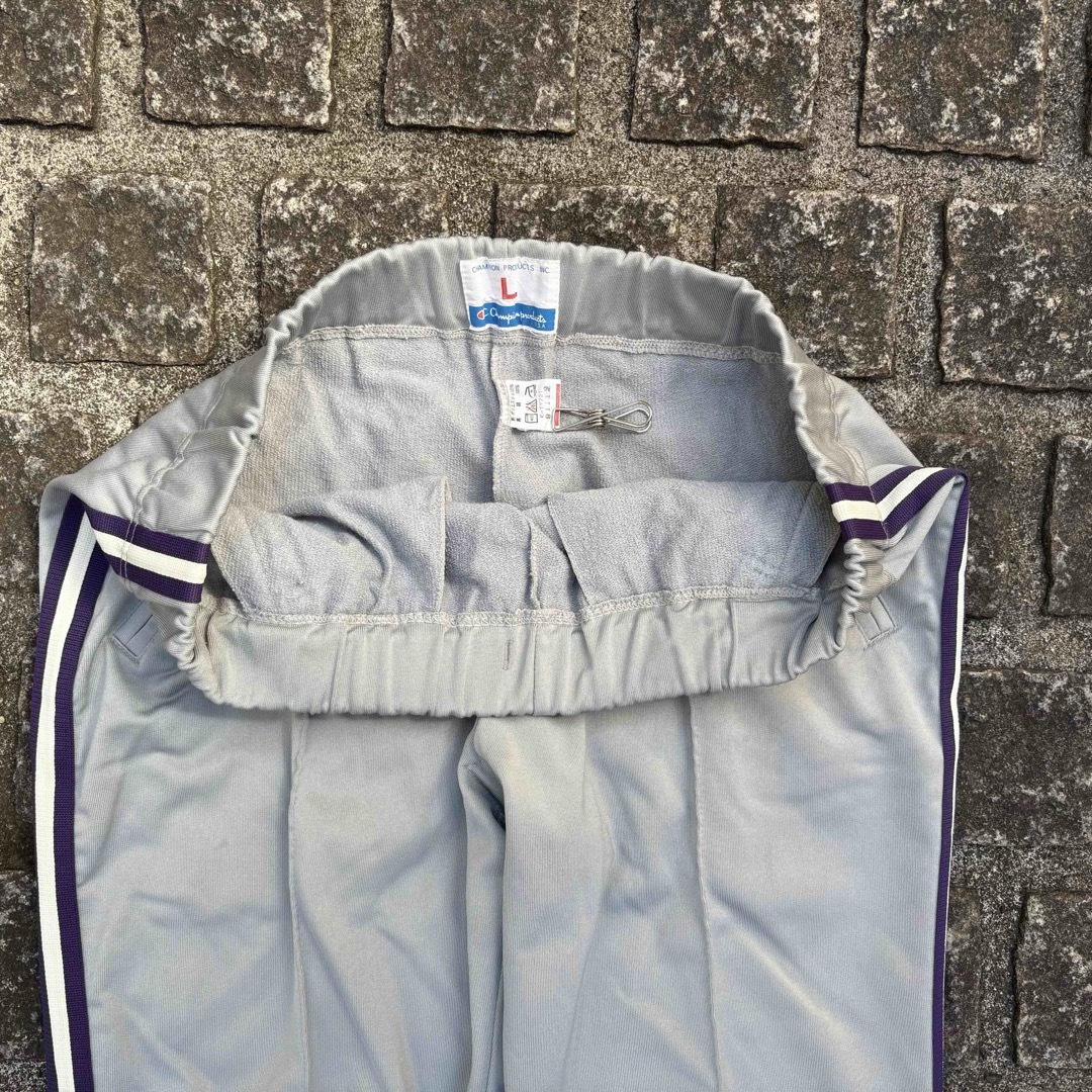 Champion(チャンピオン)の80s〜90s　チャンピオン　トラックパンツ　グレー×パープルライン メンズのトップス(Tシャツ/カットソー(半袖/袖なし))の商品写真