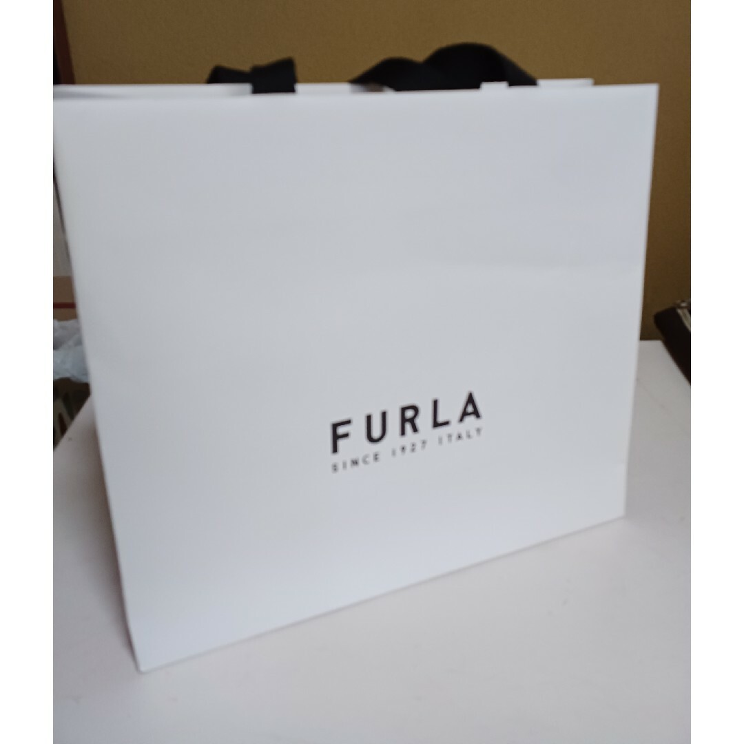 FURLA(フルラ)のFURLA　ショッパー　紙袋 レディースのバッグ(ショップ袋)の商品写真