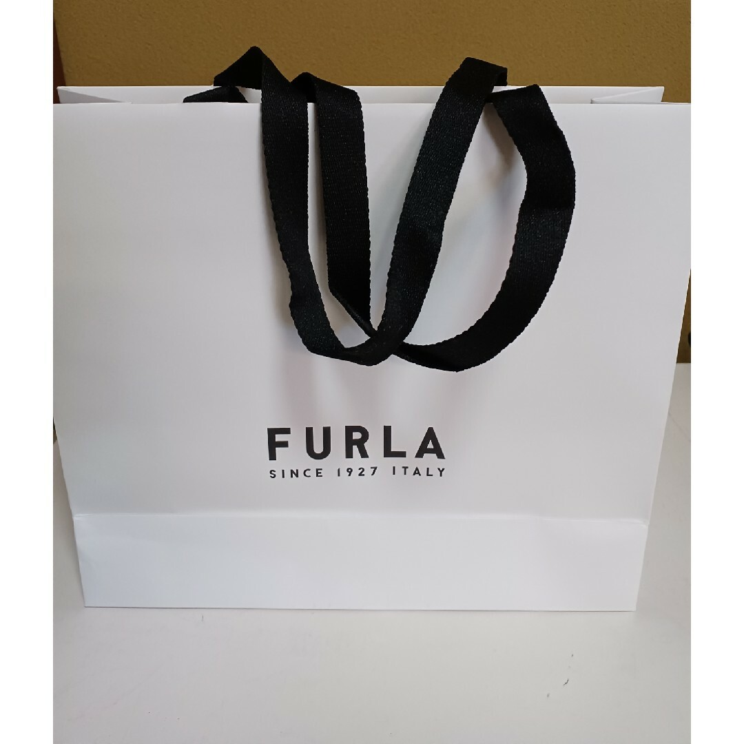 FURLA(フルラ)のFURLA　ショッパー　紙袋 レディースのバッグ(ショップ袋)の商品写真