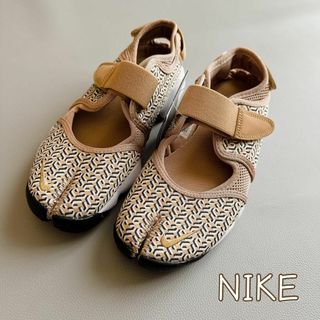 ナイキ(NIKE)の未使用　ナイキ エアリフト 幾何学 タビ型 24cm NIKE Air Rift(サンダル)