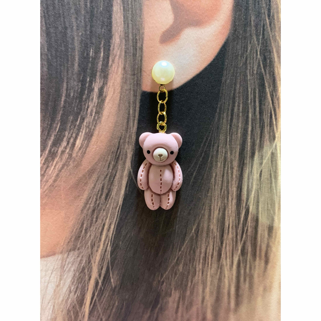 くま型ピアス　パール付きキャッチピアス　テディベアピアス ハンドメイドのアクセサリー(ピアス)の商品写真