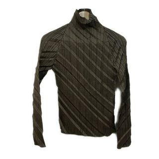 ISSEY MIYAKE FETE(イッセイミヤケフェット) 長袖カットソー サイズ2 M レディース - グレーベージュ ハイネック/斜めプリーツ(カットソー(長袖/七分))