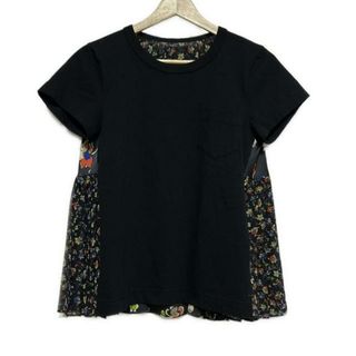 サカイ(sacai)のSacai(サカイ) 半袖カットソー サイズ1 S レディース - 22-06221 黒×レッド×マルチ クルーネック/プリーツ/花柄(カットソー(半袖/袖なし))
