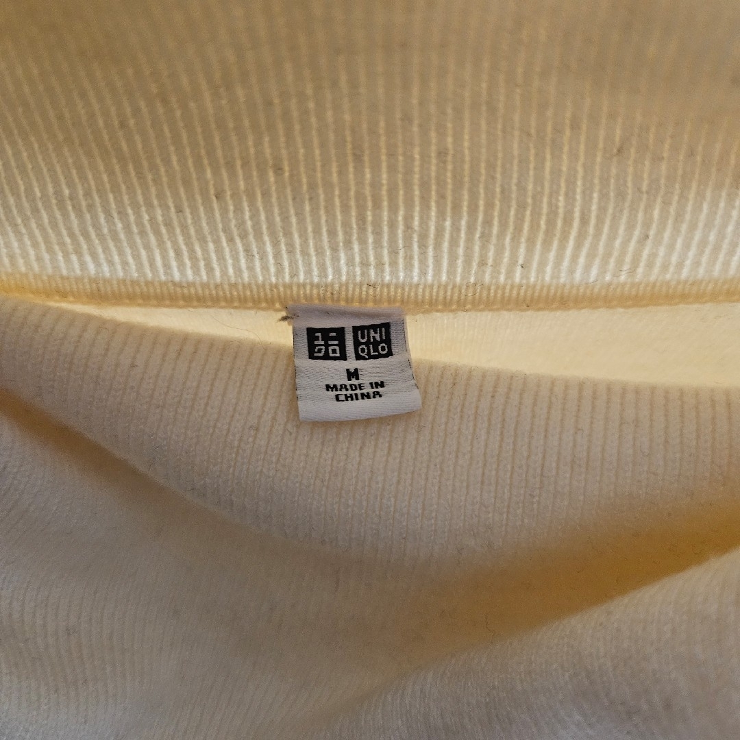 UNIQLO(ユニクロ)の【UNIQLO】ユニクロ スフレヤーンタートルネックセーター オフホワイト(M) レディースのトップス(ニット/セーター)の商品写真