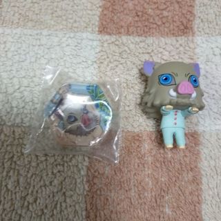 キメツノヤイバ(鬼滅の刃)の伊之助 猪頭   鬼滅の刃 ちょこっとひっかけフィギュアぷち 伊之助もいっぱい(キャラクターグッズ)