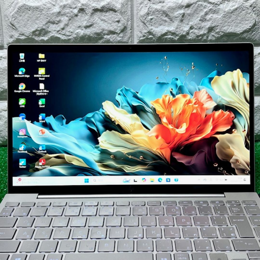 hp(ヒューレットパッカード)の2021《ほぼ未使用級》プレミアムハイグレードモデル！HP ENVY 13-ba スマホ/家電/カメラのPC/タブレット(ノートPC)の商品写真