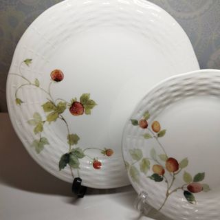 ナルミ(NARUMI)の未使用品　NARUMI　ルーシーガーデン　ストロベリー　24cm　17cm(食器)