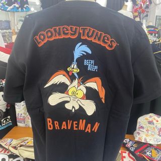 （7）LOONEY TUNES ブレーブマン Tシャツ　黒(Tシャツ/カットソー(半袖/袖なし))