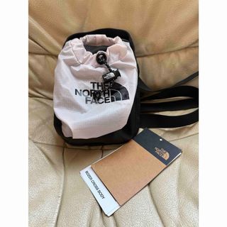 ザノースフェイス(THE NORTH FACE)のザノースザフェイス　クロスボディバッグ黒×白(ショルダーバッグ)