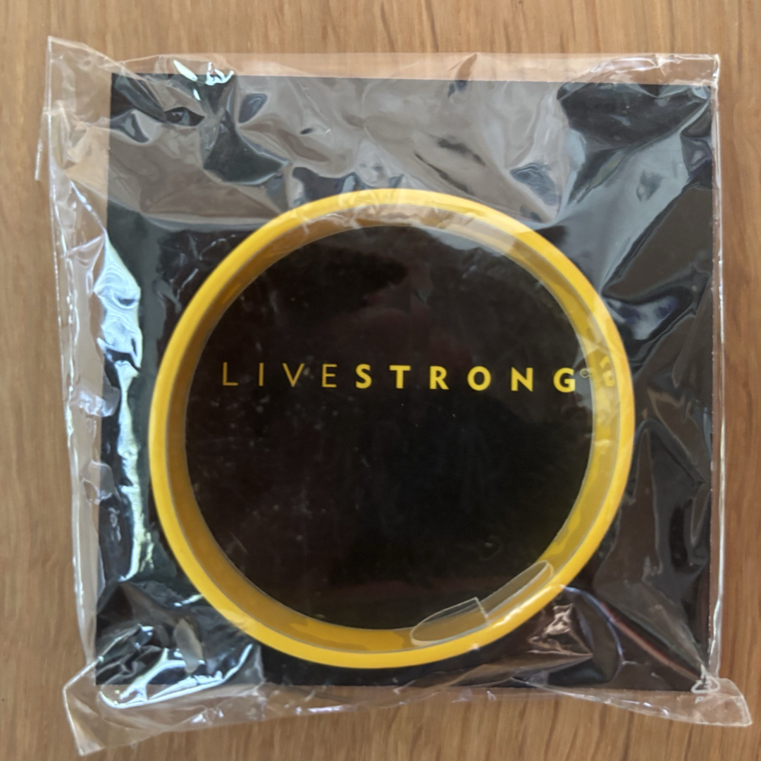 LIVE STRONG イエロー リストバンド メンズのアクセサリー(バングル/リストバンド)の商品写真