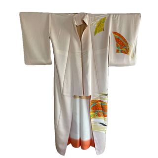  薄ピンク系にカラフルな模様のアンティーク訪問着(着物)