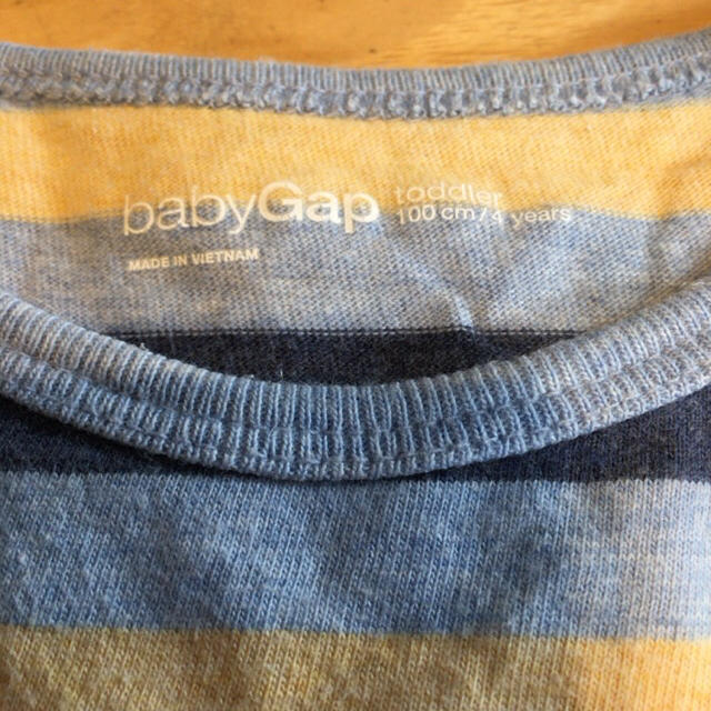 babyGAP(ベビーギャップ)のゆーちゃん様専用 baby Gap半袖Tシャツ中古100センチ キッズ/ベビー/マタニティのキッズ服男の子用(90cm~)(Tシャツ/カットソー)の商品写真