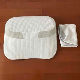 ニトリ　肩首背中も支える枕　洗い替え用カバー付き