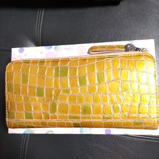 コッコフィオーレエナメルロングウォレットファスナー長財布中古イエロー&グリーン(財布)