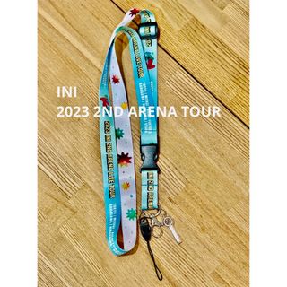 アイエヌアイ(INI)のINI READY TO POP! グッズ LIGHT STICK ストラップ (アイドルグッズ)
