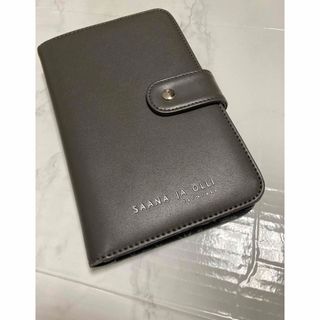 サーナ ヤ オッリ　充実ポケット　手帳型　ポーチ(ポーチ)