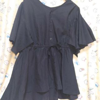 アズールバイマウジー(AZUL by moussy)のAZUL　BY MOUSSY フレアスリーブペプラムブラウス Sサイズ(シャツ/ブラウス(半袖/袖なし))