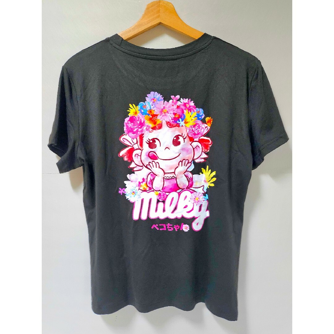 【新品未使用】不二家ペコちゃんTシャツ ブラック Lサイズ レディースのトップス(Tシャツ(半袖/袖なし))の商品写真