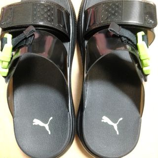 PUMA フラットサンダル　25センチ