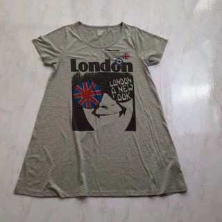 デザインティーシャツストアグラニフ(Design Tshirts Store graniph)のグラニフ　プリント Tシャツ　チュニック ワンピース Ｆ　ロンドン　グレー(Tシャツ(半袖/袖なし))