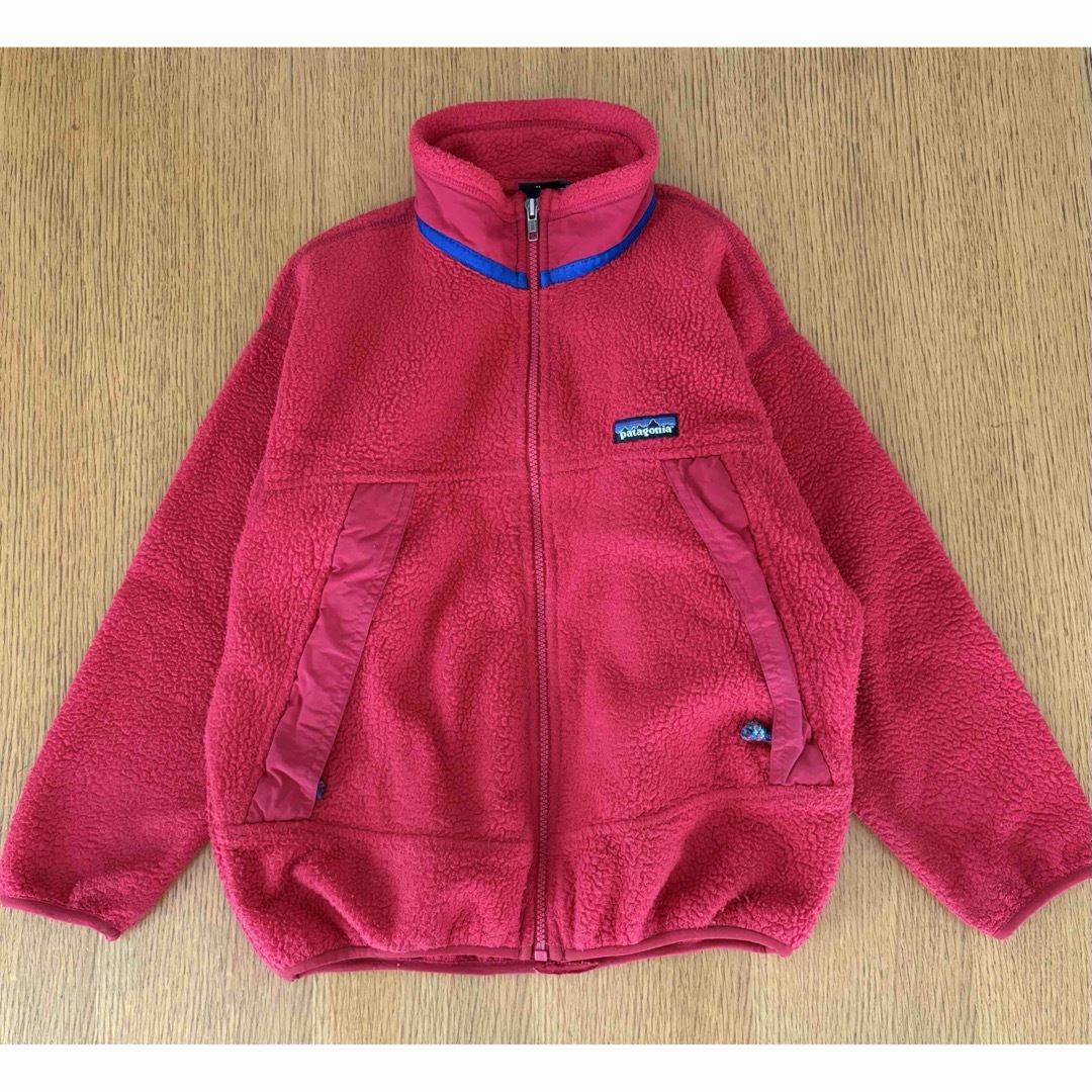 patagonia(パタゴニア)のパタゴニア キッズ 140 ボアジャケット レッド フリース ジップアップ キッズ/ベビー/マタニティのキッズ服男の子用(90cm~)(ジャケット/上着)の商品写真