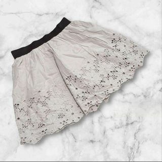 グローブ(grove)のタグ付き❤【グローブ】grove（M）ミニスカート フレア カットワーク刺繍(ミニスカート)