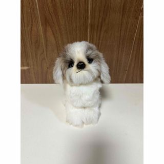 お座り犬 シーズー 犬のぬいぐるみ 白と灰色 