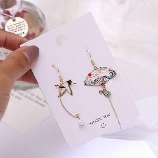 扇子と鶴 デザイン ピアス イヤリング アクセサリー 和風(ピアス)