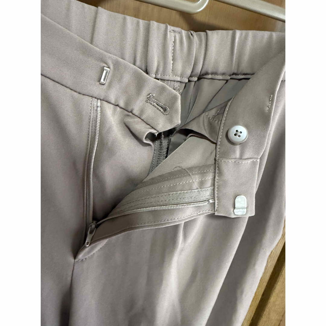 UNIQLO(ユニクロ)の【即日！匿名配送】 UNIQLO ユニクロ ドレープジョガーパンツ ベージュ M レディースのパンツ(カジュアルパンツ)の商品写真