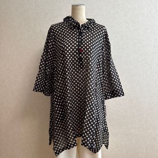KN3043 ＊6L 大きいサイズ　.チュニック個性的黒 薄手綿100%(チュニック)